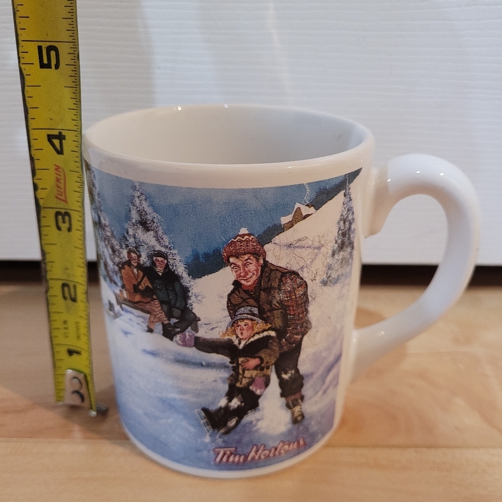 2003 Tim Hortons "Skating Pond" collectors mug - Picture 5 of 6